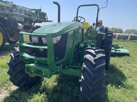 Image of John Deere 5120M equipment image 3