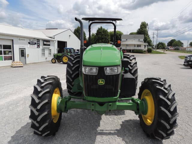 Image of John Deere 5120M equipment image 4