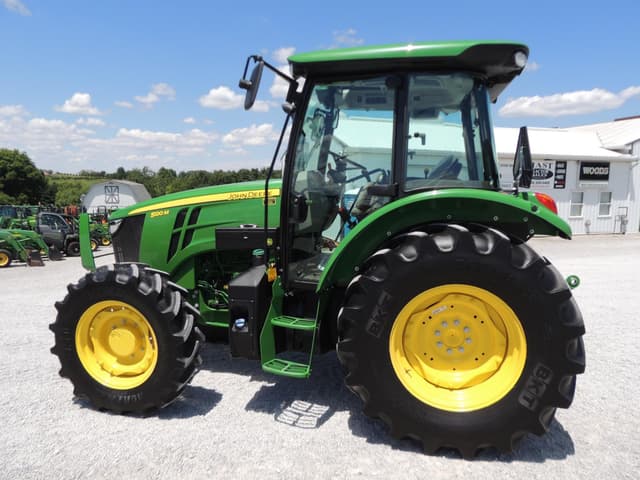 Image of John Deere 5120M equipment image 1
