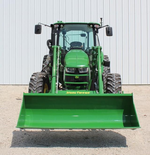 Image of John Deere 5120M equipment image 4