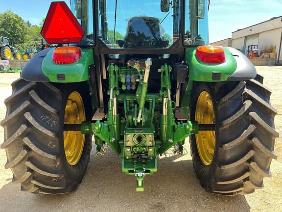 Image of John Deere 5120M equipment image 4