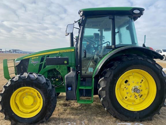 Image of John Deere 5120M equipment image 4