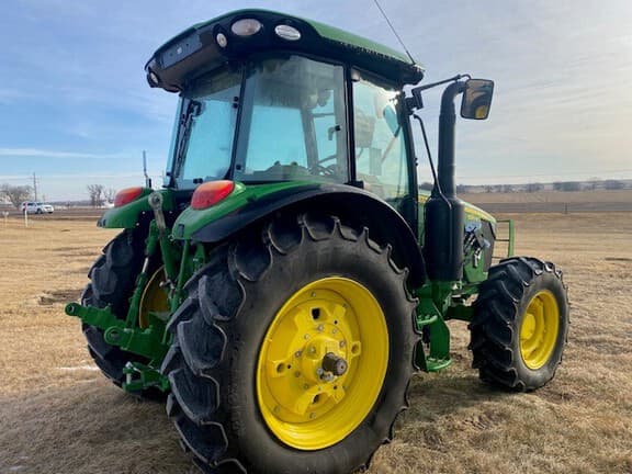 Image of John Deere 5120M equipment image 2