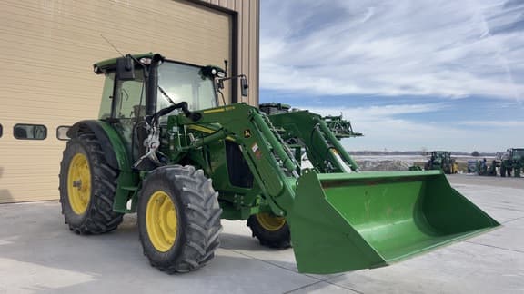 Image of John Deere 5120M equipment image 4