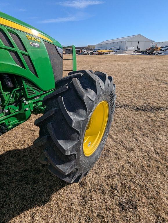 Image of John Deere 5120M equipment image 3