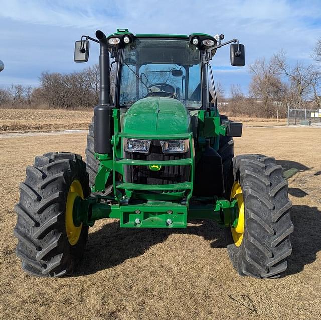 Image of John Deere 5120M equipment image 2