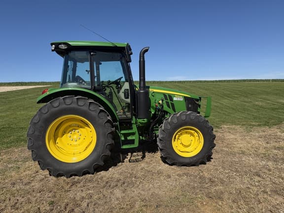 Image of John Deere 5120M equipment image 2