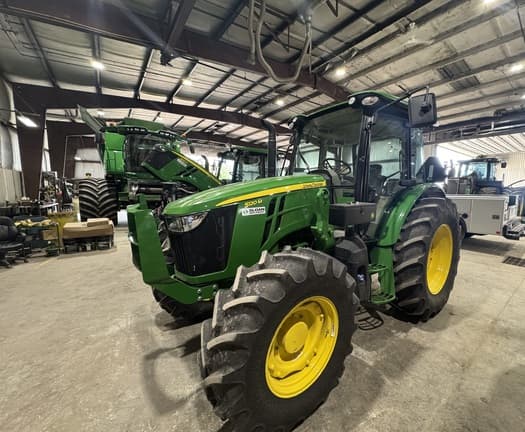 Image of John Deere 5120M equipment image 2