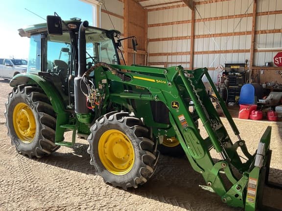 Image of John Deere 5120M equipment image 1