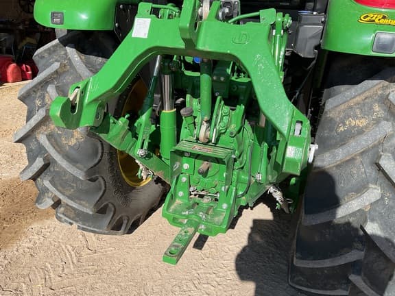 Image of John Deere 5120M equipment image 4