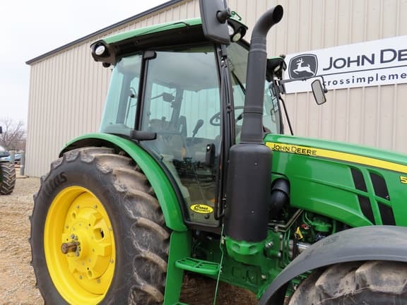 Image of John Deere 5120M equipment image 2