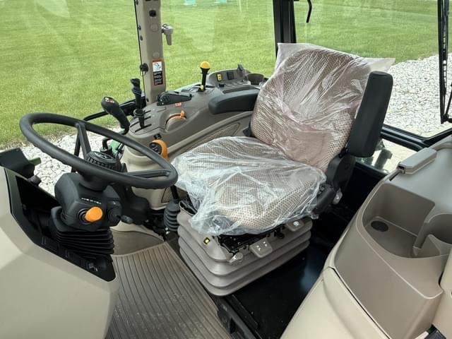 Image of John Deere 5120M equipment image 4