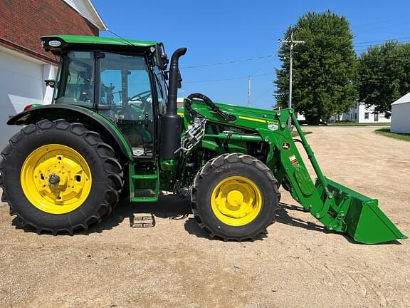 Image of John Deere 5120M equipment image 2
