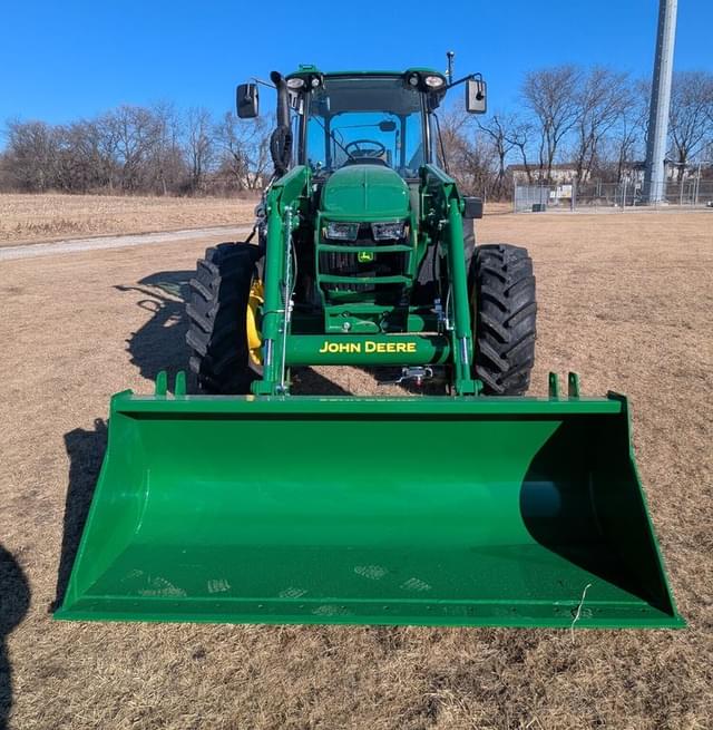 Image of John Deere 5120M equipment image 4