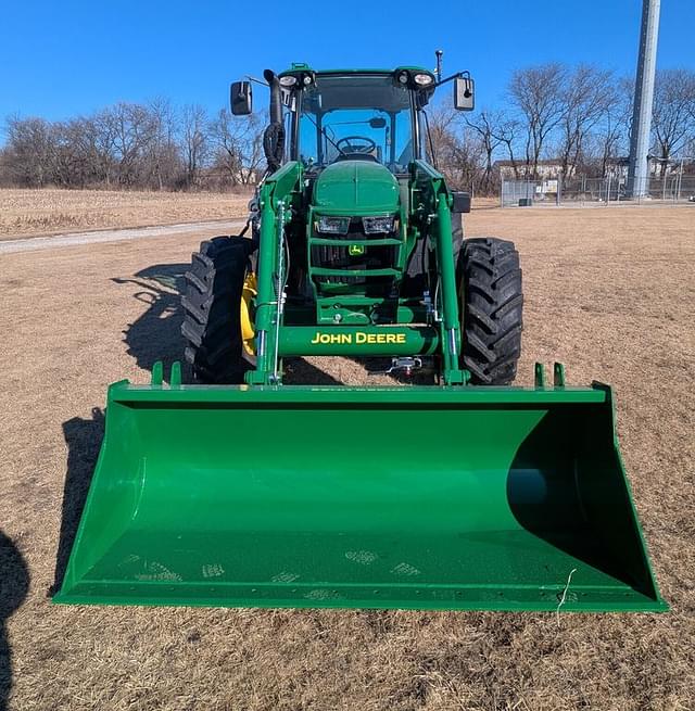 Image of John Deere 5120M equipment image 4