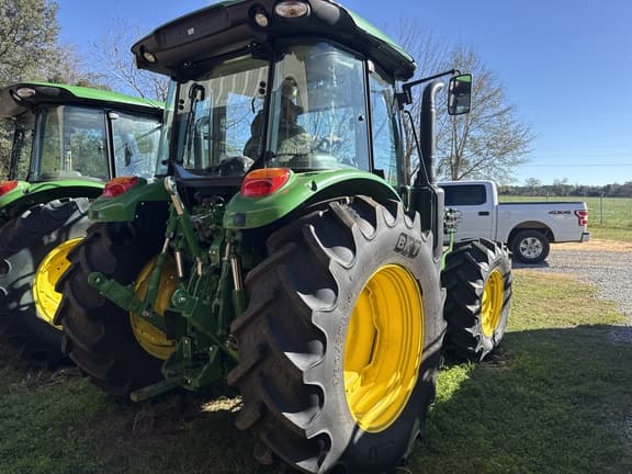 Image of John Deere 5120M equipment image 4