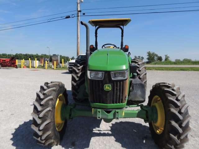Image of John Deere 5120M equipment image 4