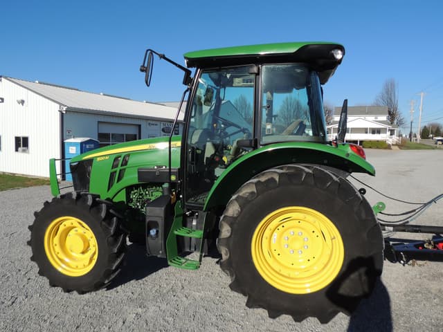 Image of John Deere 5120M equipment image 4