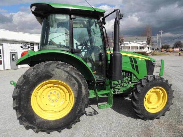 Image of John Deere 5120M equipment image 3