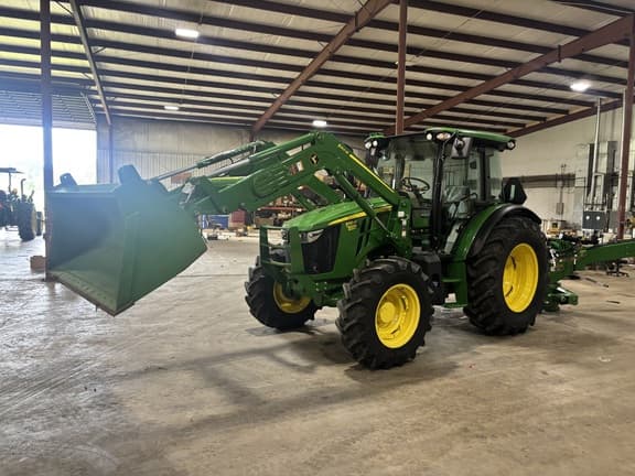 Image of John Deere 5120M equipment image 1