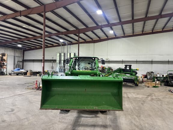 Image of John Deere 5120M equipment image 4