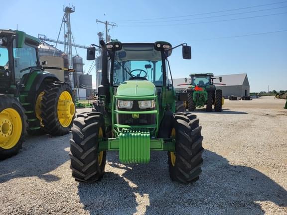 Image of John Deere 5130M equipment image 1