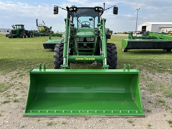 Image of John Deere 5130M equipment image 2