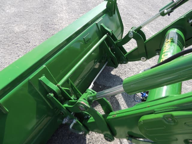 Image of John Deere 5130M equipment image 4