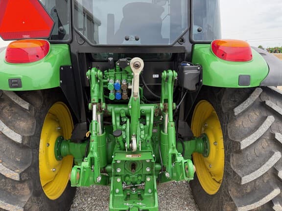Image of John Deere 5130M equipment image 4
