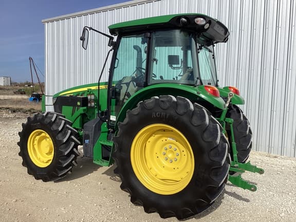 Image of John Deere 5130M equipment image 1