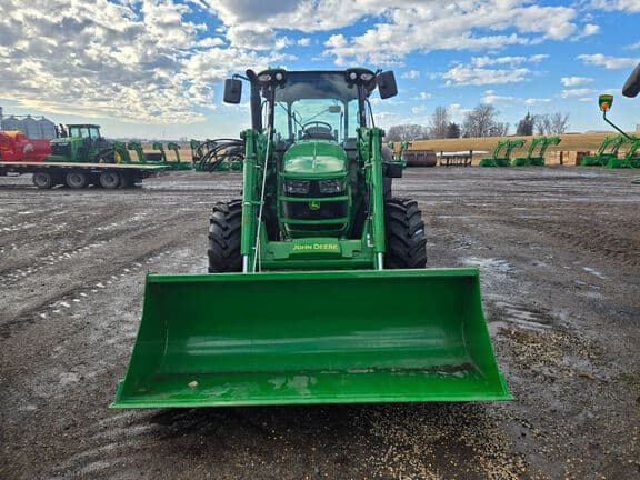 Image of John Deere 5130M equipment image 2
