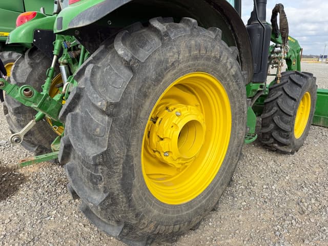 Image of John Deere 5130M equipment image 4