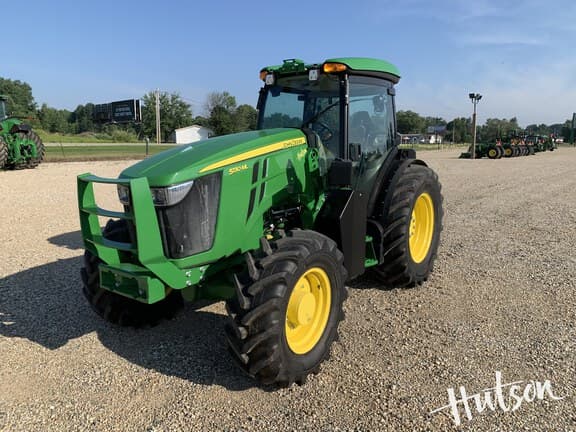 Image of John Deere 5130ML equipment image 2