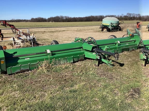 Image of John Deere 520 equipment image 3