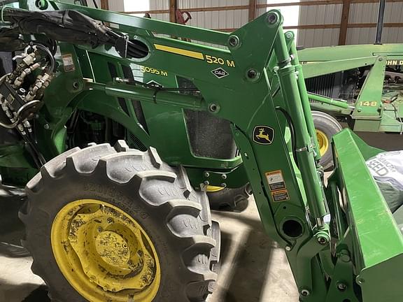 Image of John Deere 520M equipment image 1