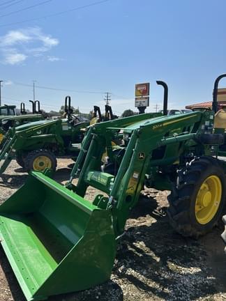 Image of John Deere 520M equipment image 2