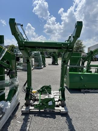 Image of John Deere 520M equipment image 3