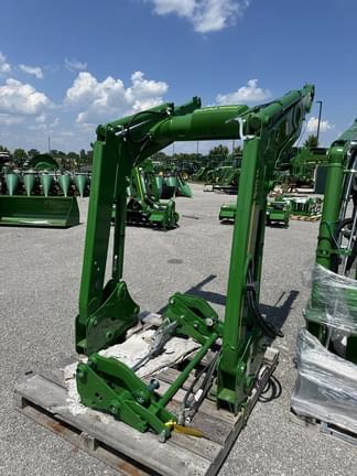 Image of John Deere 520M equipment image 1