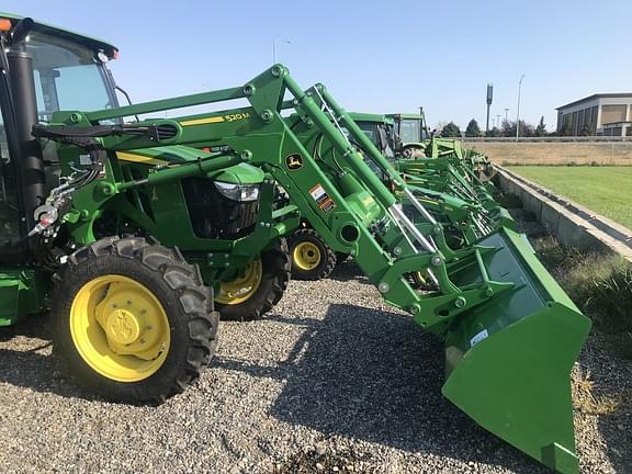 Image of John Deere 520M equipment image 2