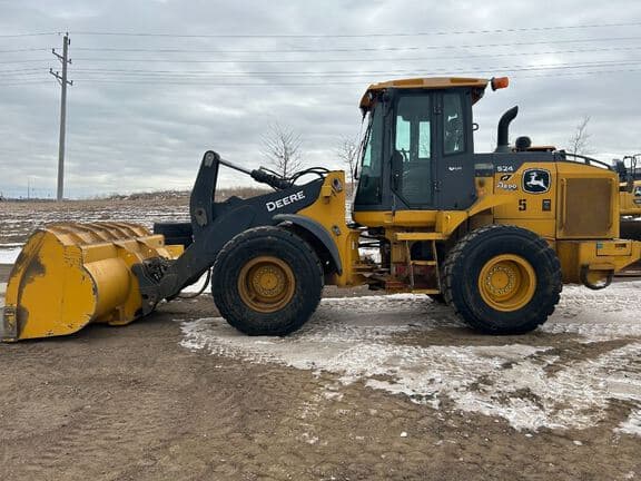 Image of John Deere 524P equipment image 1