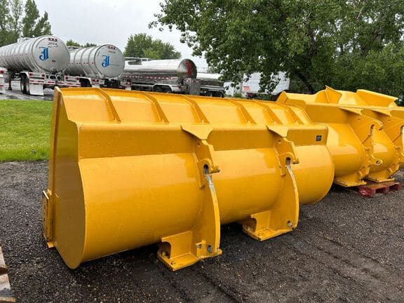 Image of John Deere Wheel Loader Bucket equipment image 1