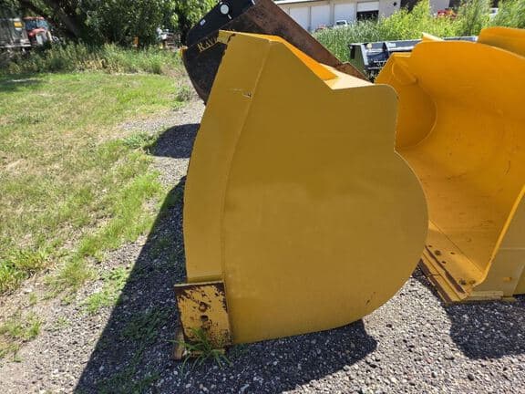 Image of John Deere Wheel Loader Bucket equipment image 1