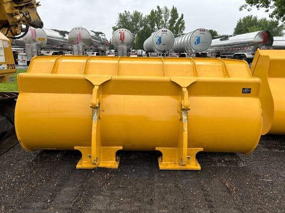 Image of John Deere Wheel Loader Bucket equipment image 2