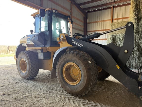 Image of John Deere 544P equipment image 3