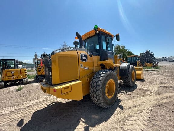 Image of John Deere 544P equipment image 3