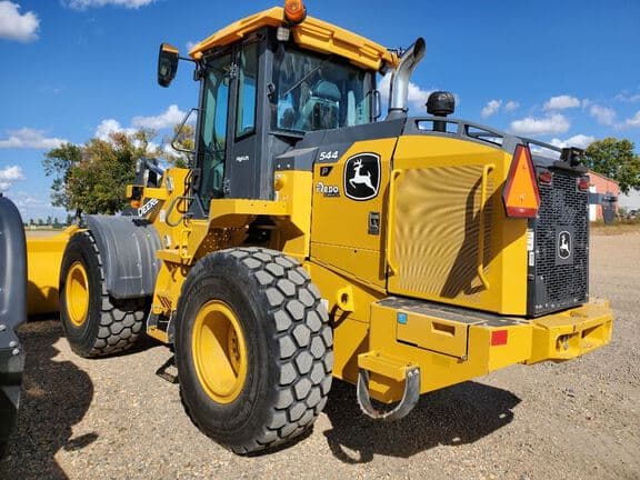 Image of John Deere 544P equipment image 4
