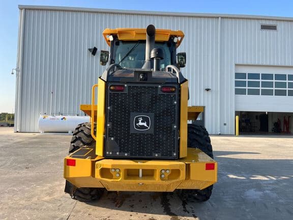 Image of John Deere 544P equipment image 3