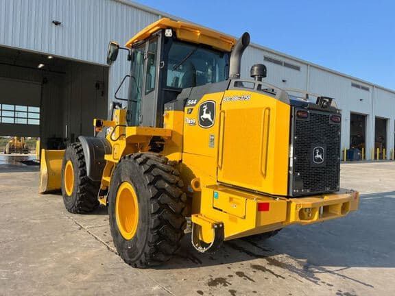 Image of John Deere 544P equipment image 2