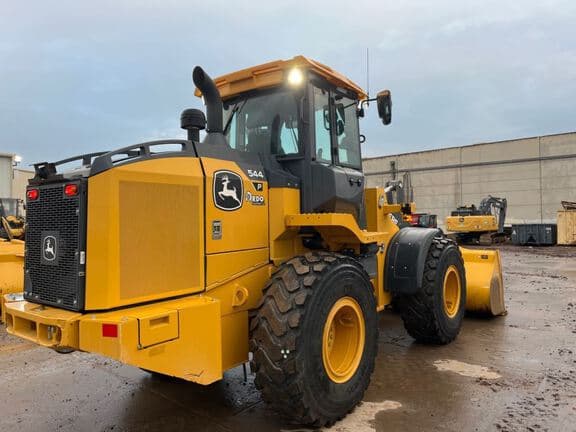 Image of John Deere 544P equipment image 4