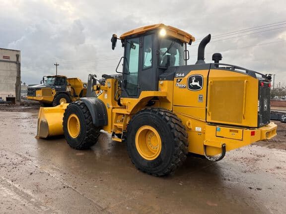 Image of John Deere 544P equipment image 2